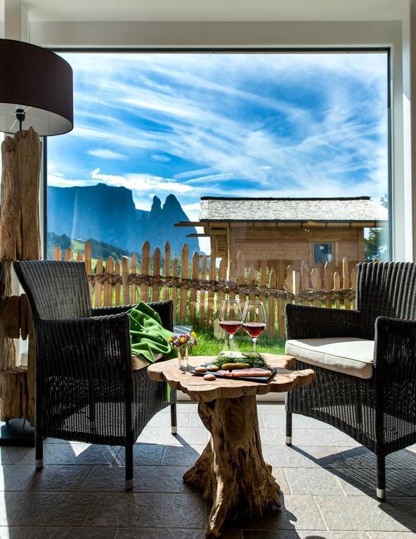 Hotel Chalet Dolomites Альпе-ди-Сьюзи Экстерьер фото